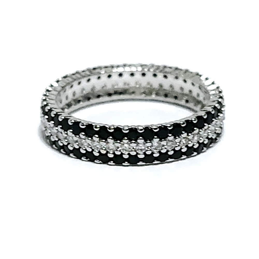 Eternity Silver Black & White Band Ring size 8